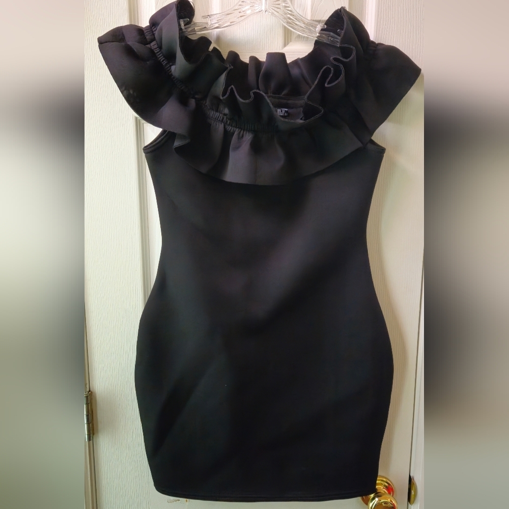 NWT - Boohoo Elegant Black Ruffle-Neck Bodycon Mini Dress - Size 10